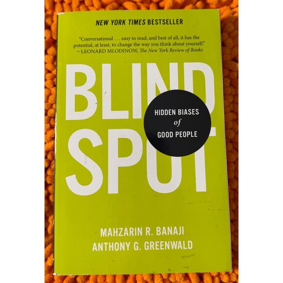 BOOK USED Blindspot: Hidden Biases of Good People Paperback Mahzarin R. Banaji - Picture 1 of 5